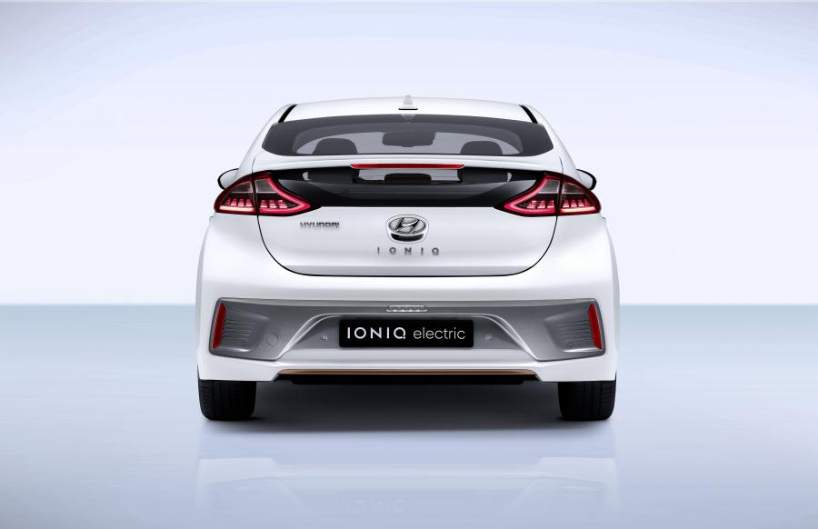  Hyundai IONIQ electric 2016 года  (WW) (фото 8 из 41)